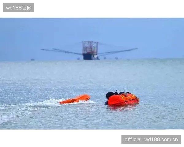 国家体育总局新规发布后，具备双全向喷泵的无人救援船因其高机动性，成为各大开放水域赛事满足安全冗余新标准的优先选择